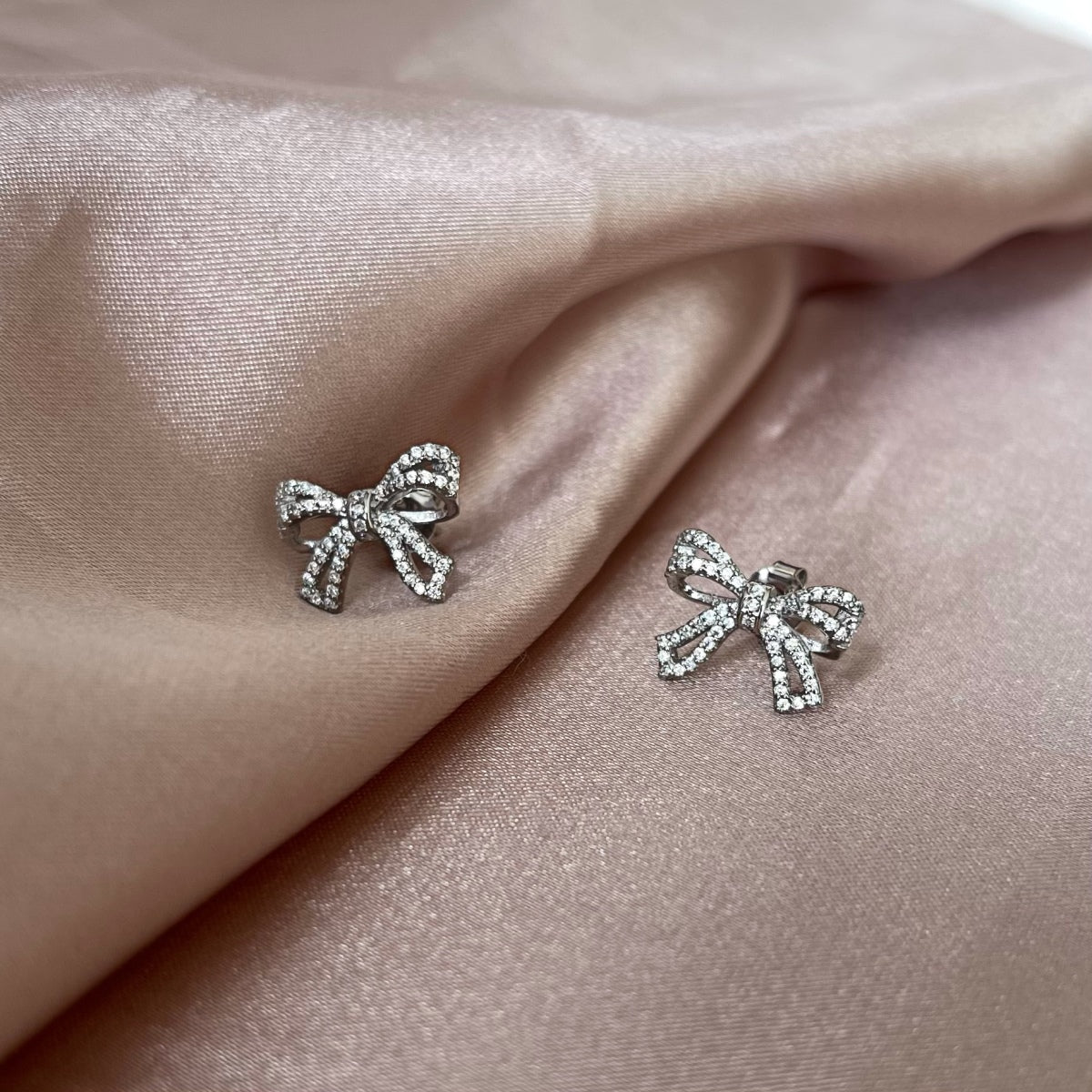 [kincade]Dainty Bow Shape Earrings