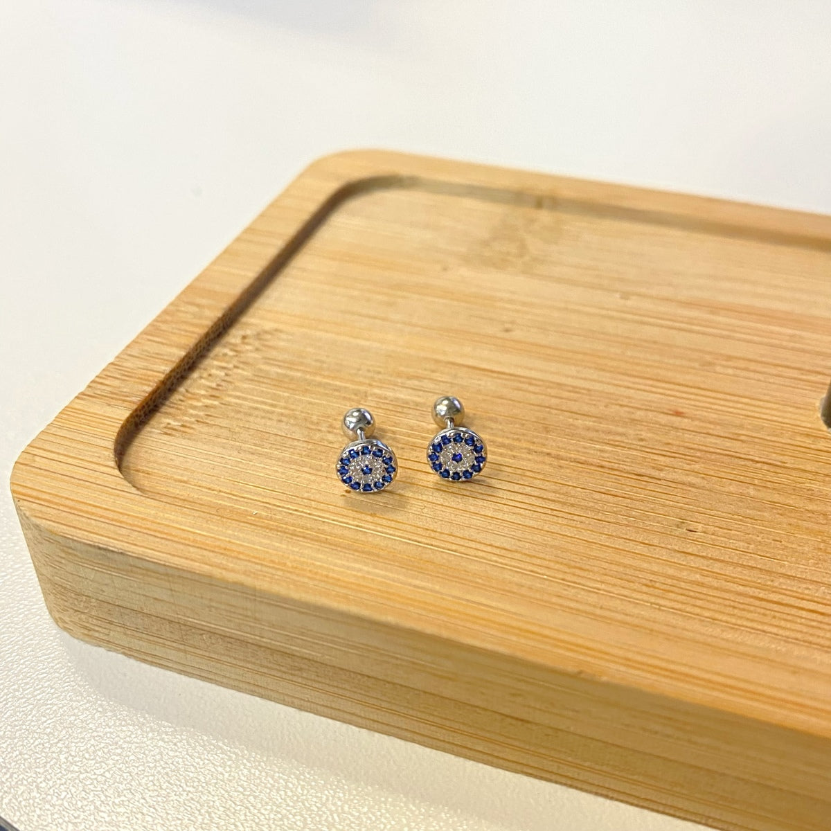 [kincade]Devil's Eye Ear Bone Nail Earrings