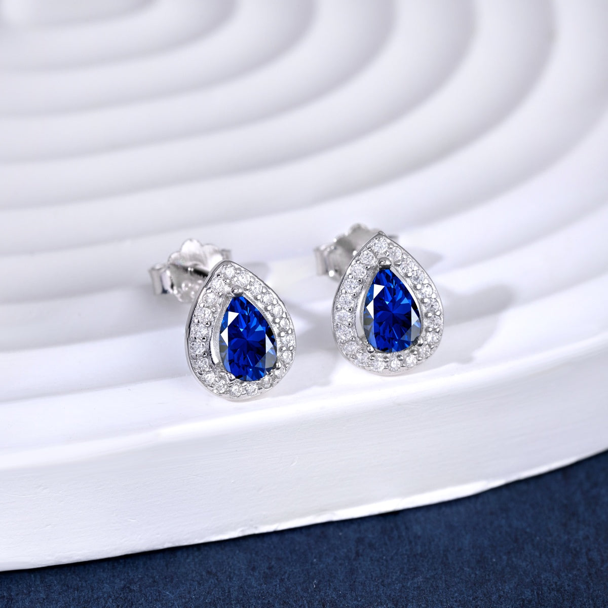 [kincade]Luxurious Water Drop Shape Earrings