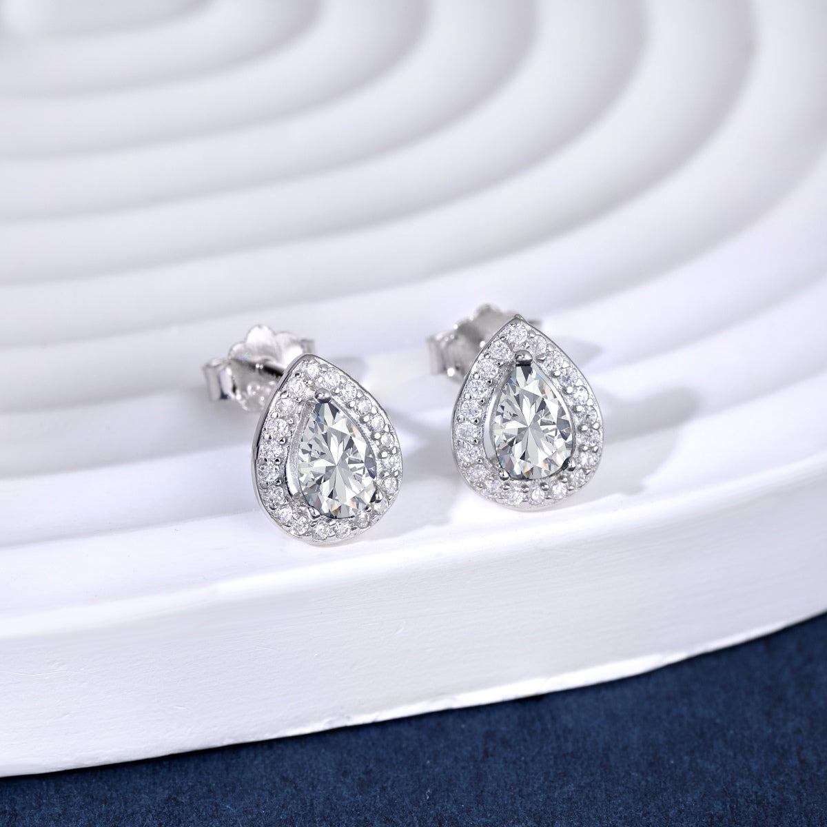 [kincade]Luxurious Water Drop Shape Earrings