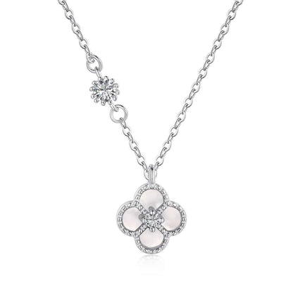 [kincade]Delicate Flower Shape Necklace