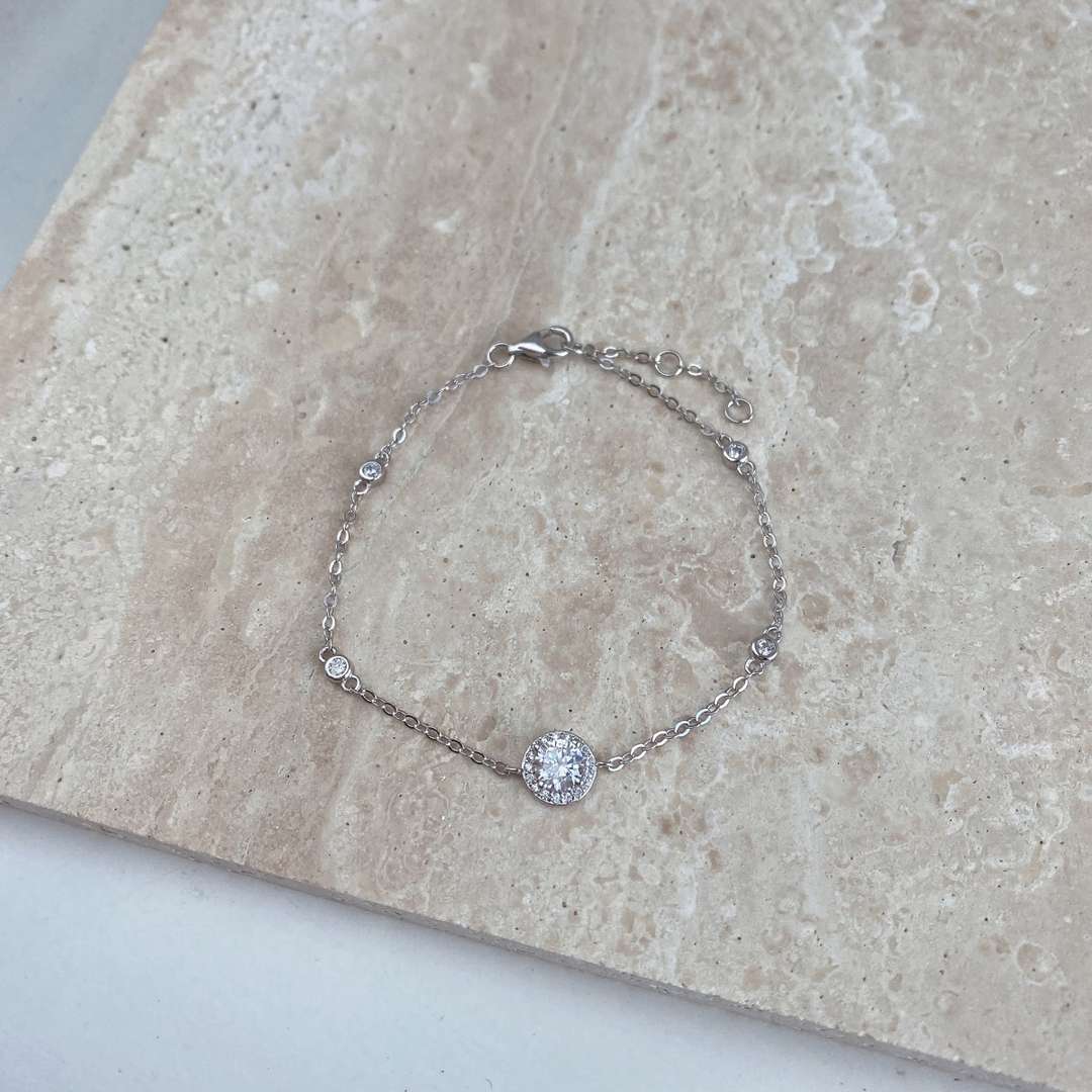 [kincade]Dazzling Round Cut Shape Bracelet