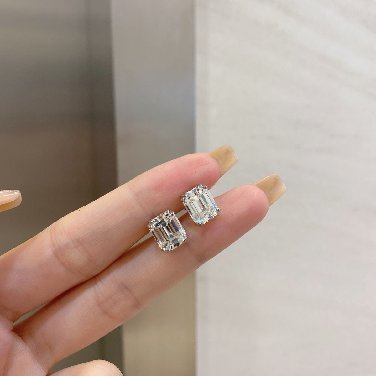 [kincade]Dazzling Square Shape Earrings