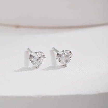 [kincade]Sparkling Heart Shaped Simple Earrings