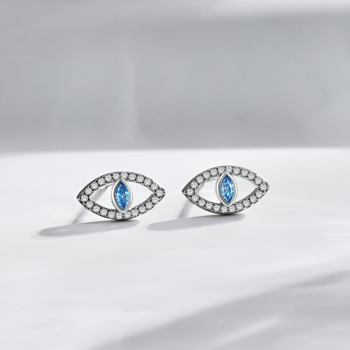 [kincade]Blue Devil Eyes Hollow Stud Earrings