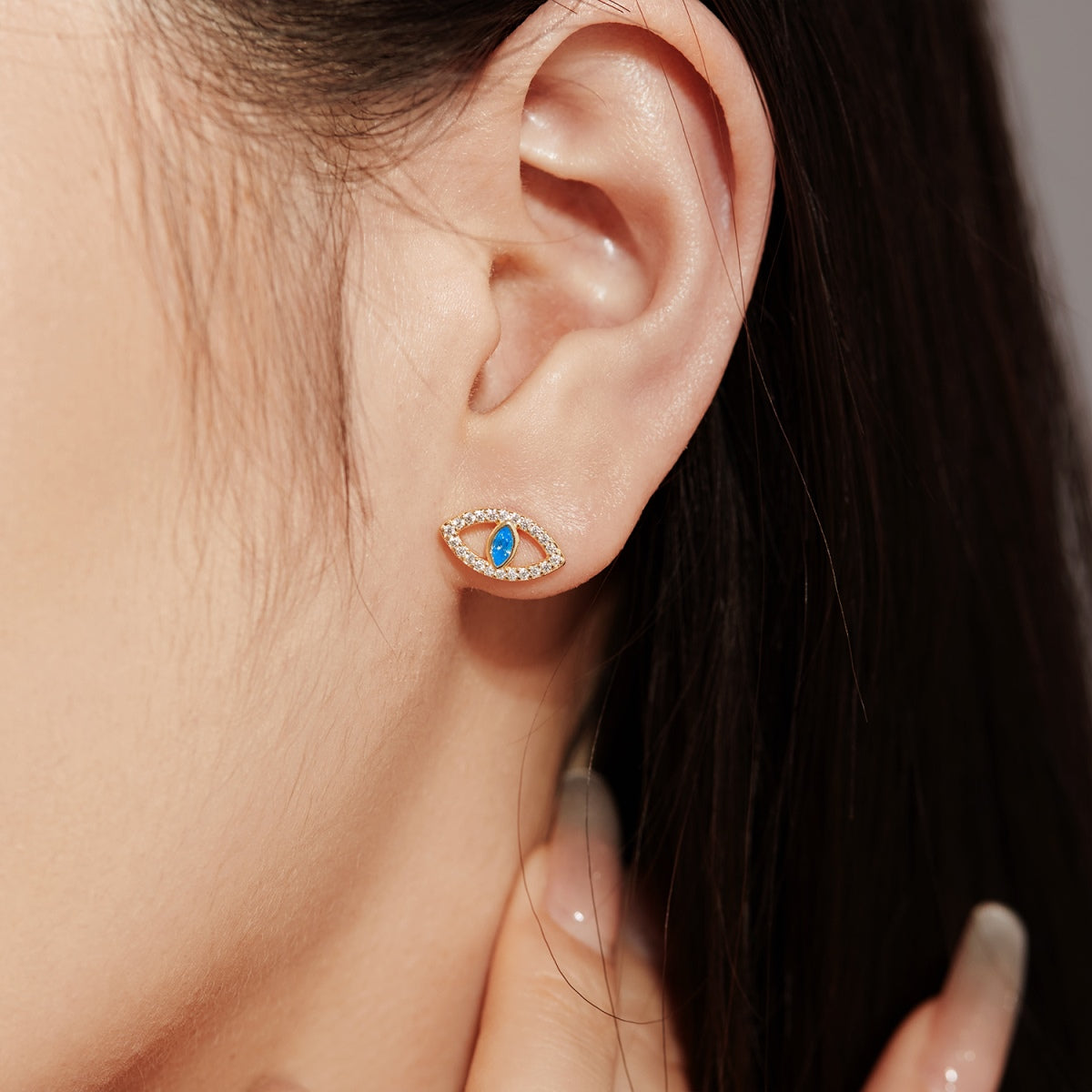 [kincade]Blue Devil Eyes Hollow Stud Earrings