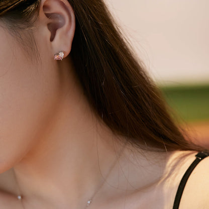 [kincade]Dazzling Elegant Heart Cut Lover Earrings