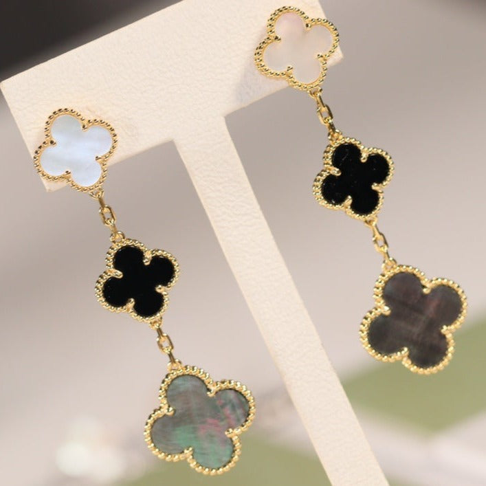 [kincade]CLOVER EARRINGS GOLD ONYX MOP 3 MOTIF