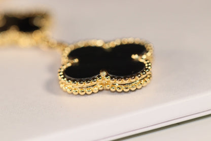 [kincade]CLOVER EARRINGS GOLD ONYX MOP 3 MOTIF