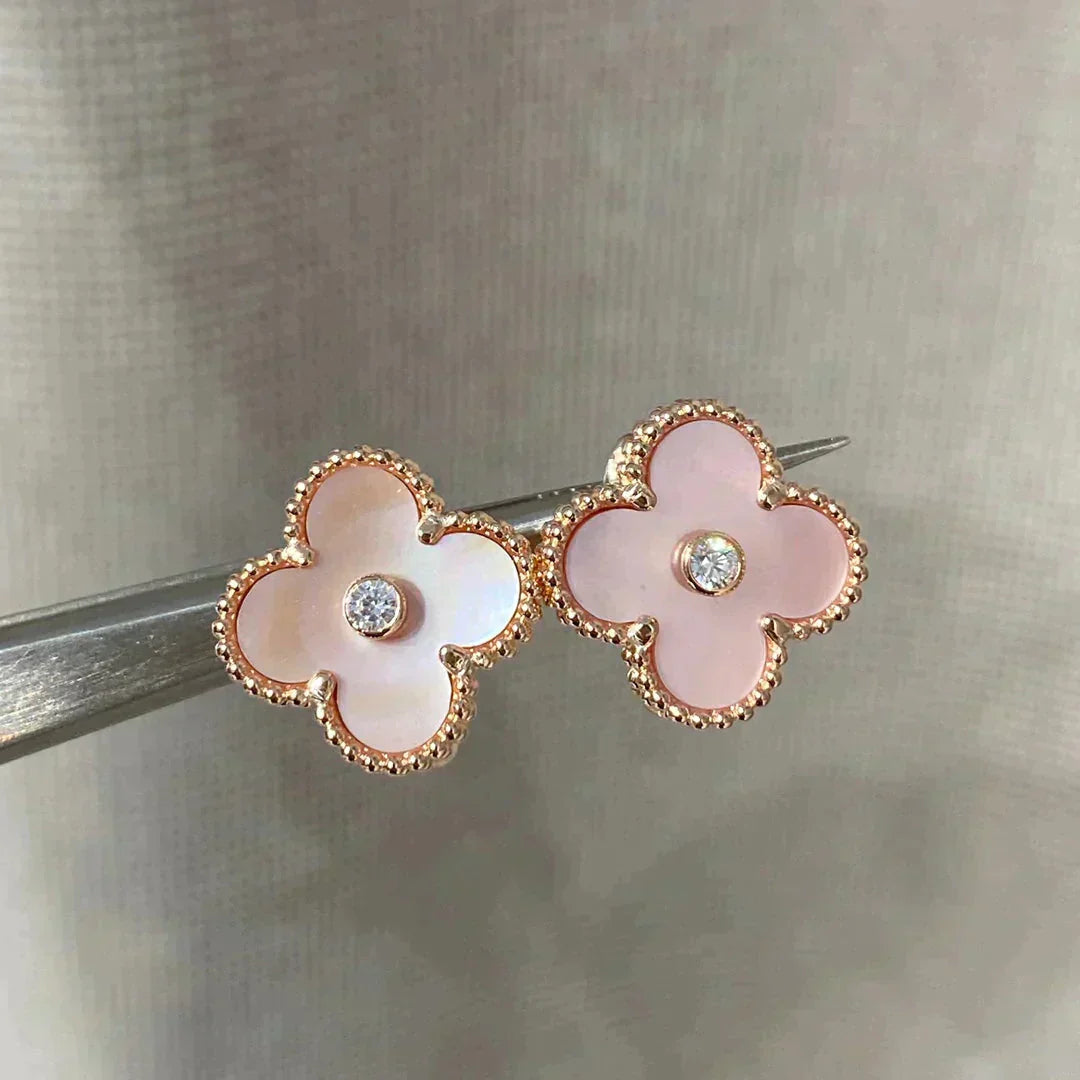 [kincade]CLOVER MEDIUM 1 MOTIFS  PINK MOP DIAMOND EARRINGS