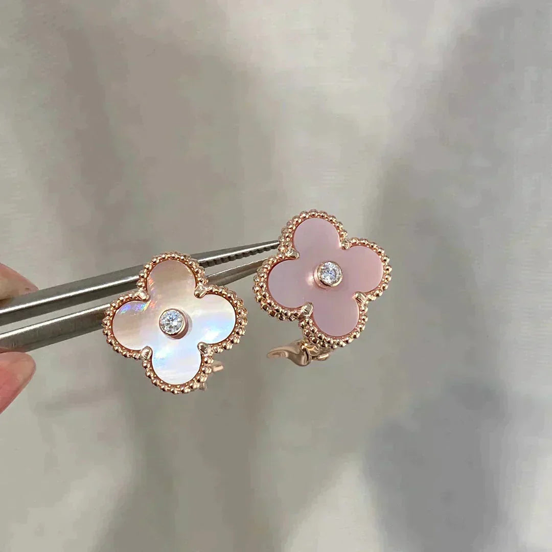 [kincade]CLOVER MEDIUM 1 MOTIFS  PINK MOP DIAMOND EARRINGS