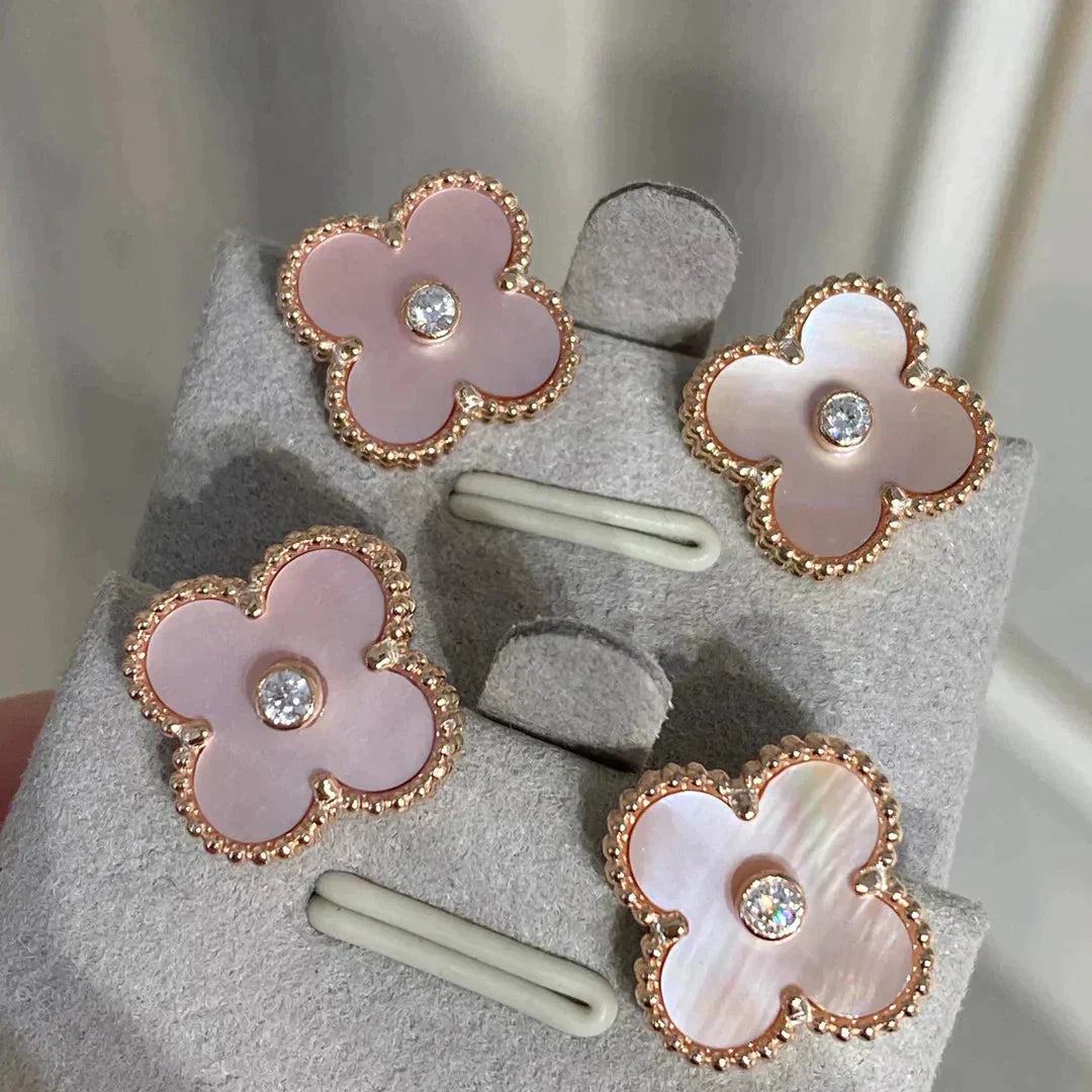 [kincade]CLOVER MEDIUM 1 MOTIFS  PINK MOP DIAMOND EARRINGS