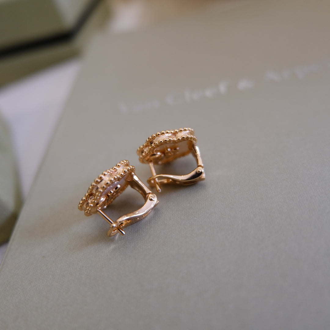 [kincade]LUCKY PINK GOLD WHITE MOP EARRINGS