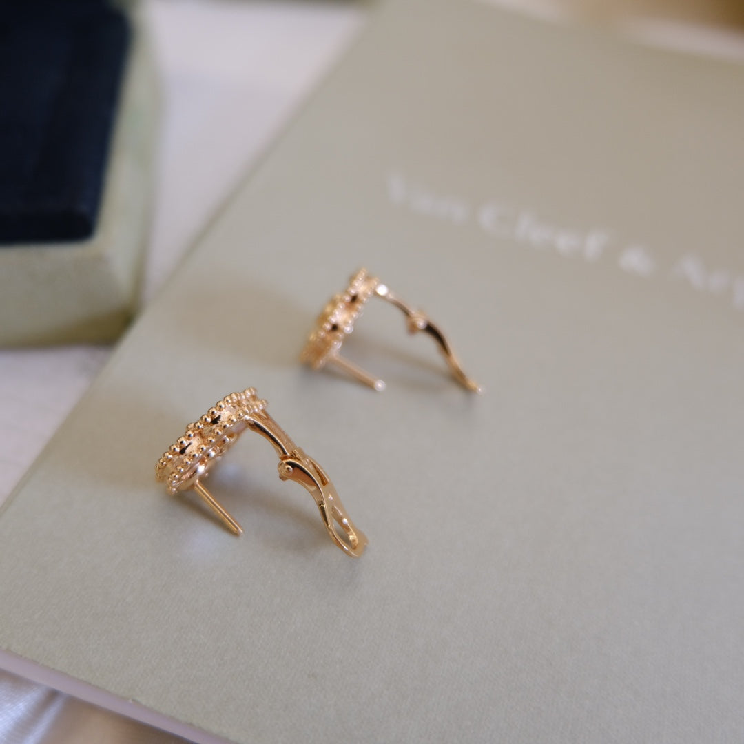 [kincade]LUCKY PINK GOLD WHITE MOP EARRINGS