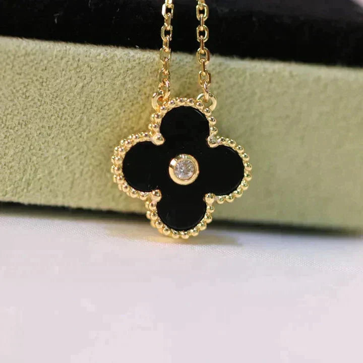 [kincade]CLOVER 15MM DIAMOND ONYX NECKLACE