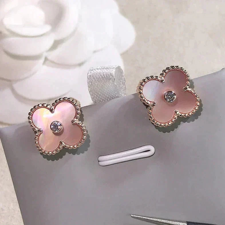 [kincade]CLOVER MEDIUM 1 MOTIFS  PINK MOP DIAMOND EARRINGS