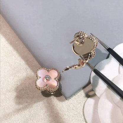 [kincade]CLOVER MEDIUM 1 MOTIFS  PINK MOP DIAMOND EARRINGS