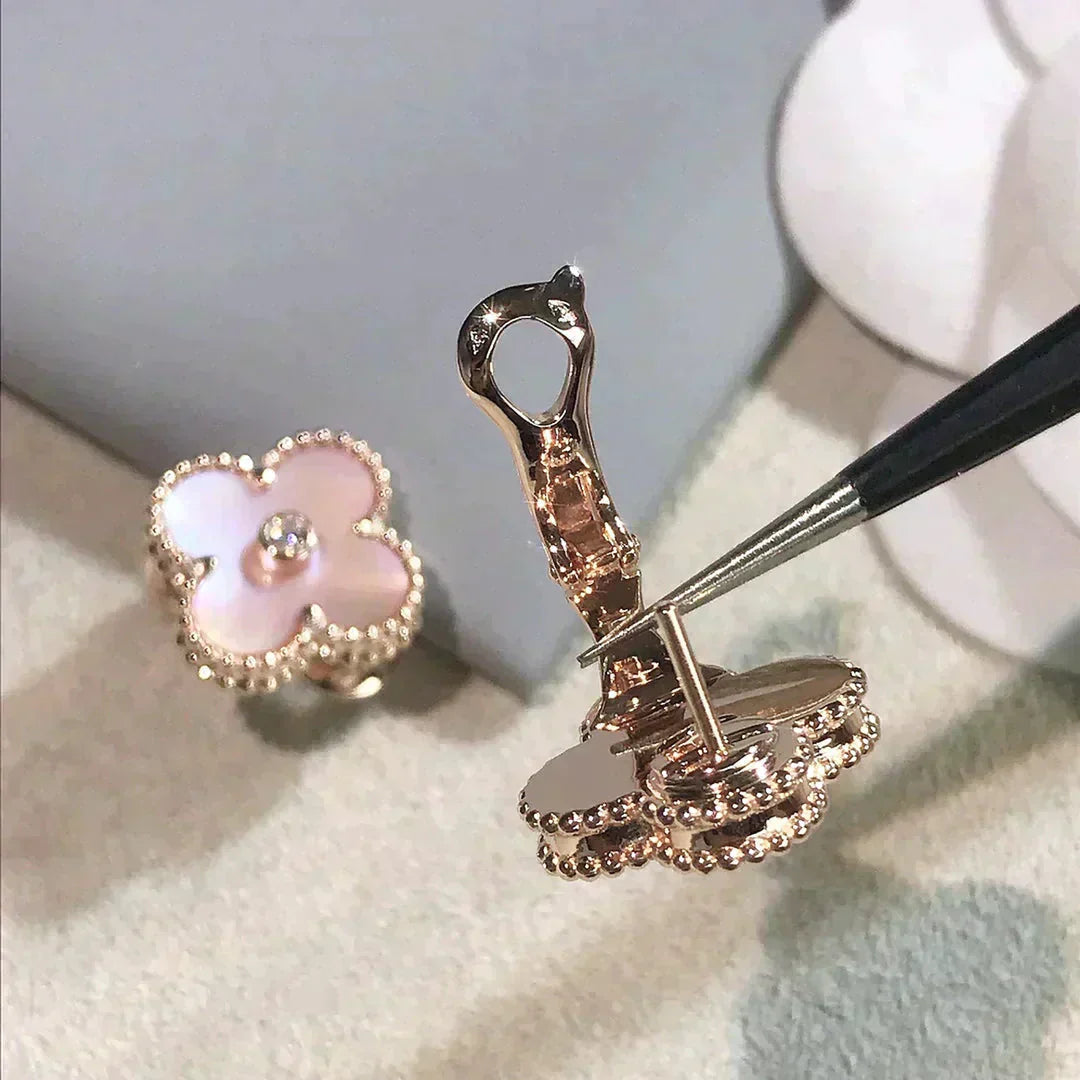 [kincade]CLOVER MEDIUM 1 MOTIFS  PINK MOP DIAMOND EARRINGS