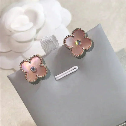 [kincade]CLOVER MEDIUM 1 MOTIFS  PINK MOP DIAMOND EARRINGS