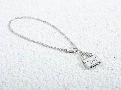 [kincade]AMULETTE PEDANT SILVER NECKLACE