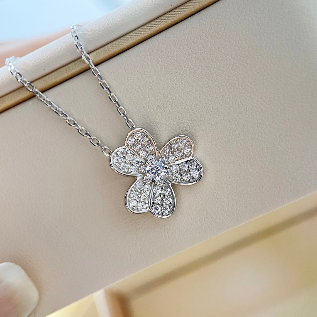 [kincade]CLOVER DIAMOND NECKLACE SILVER