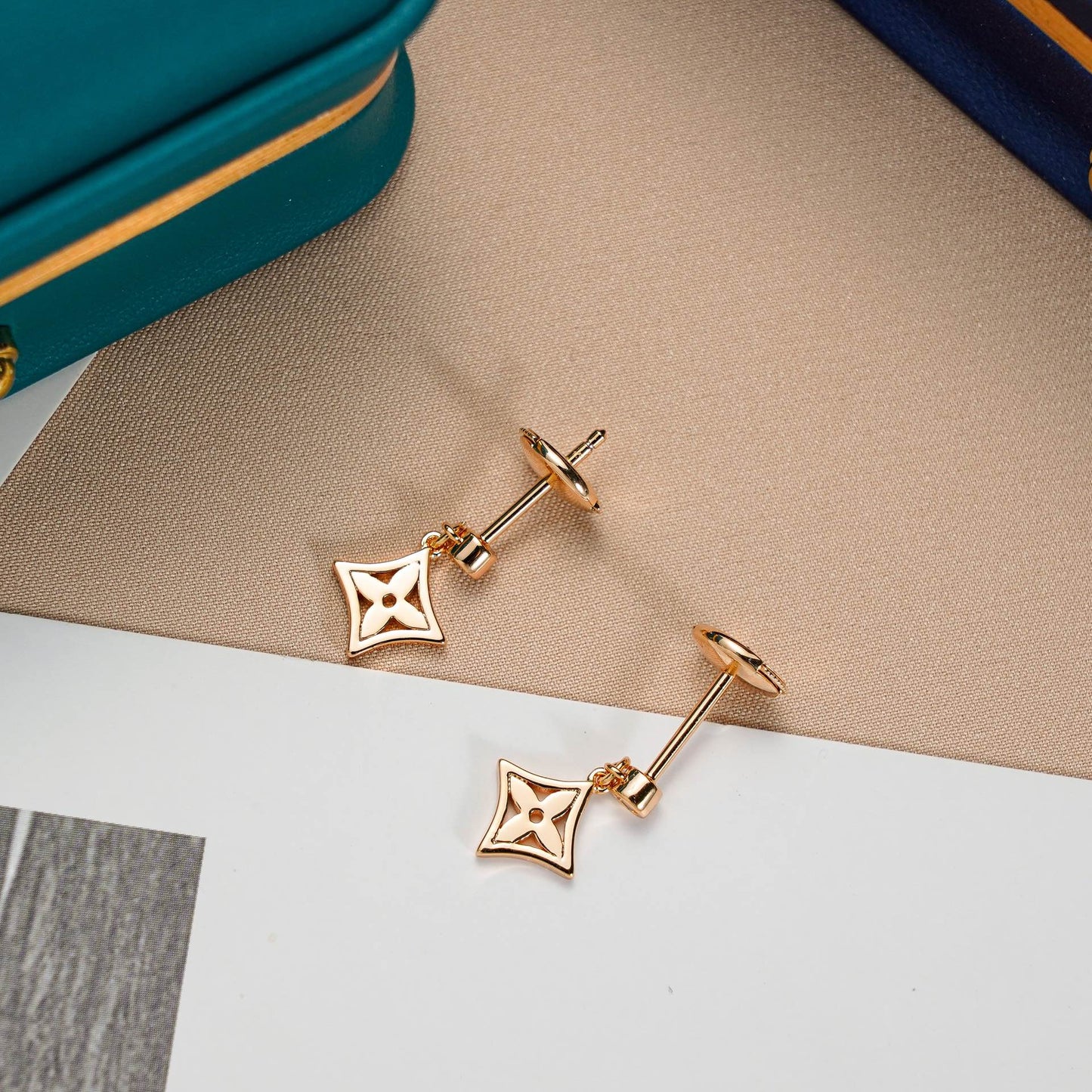 [kincade]STAR EARRINGS GOLD