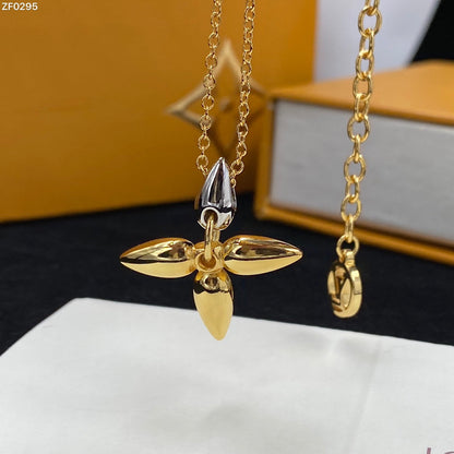 [kincade]LOUISETTE PEDANT GOLD NECKLACE