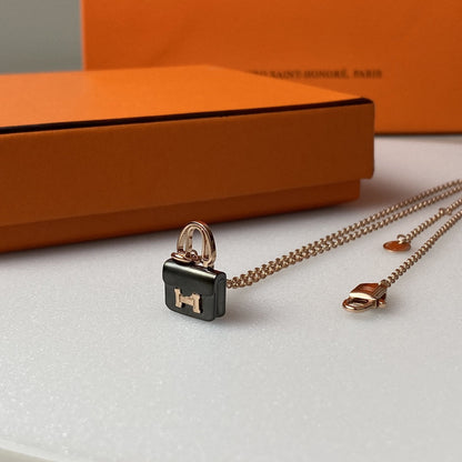 [kincade]CONSTANCE BLACK PEDANT PINK GOLD NECKLACE