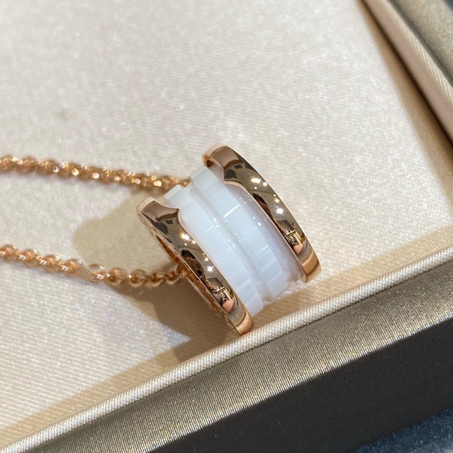 [kincade]ZERO 1 WHITE CERAMIC PINK GOLD NECKLACE