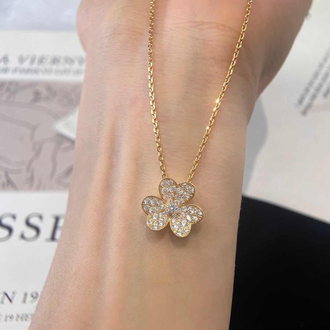 [kincade]FLOWER DIAMOND NECKLACE