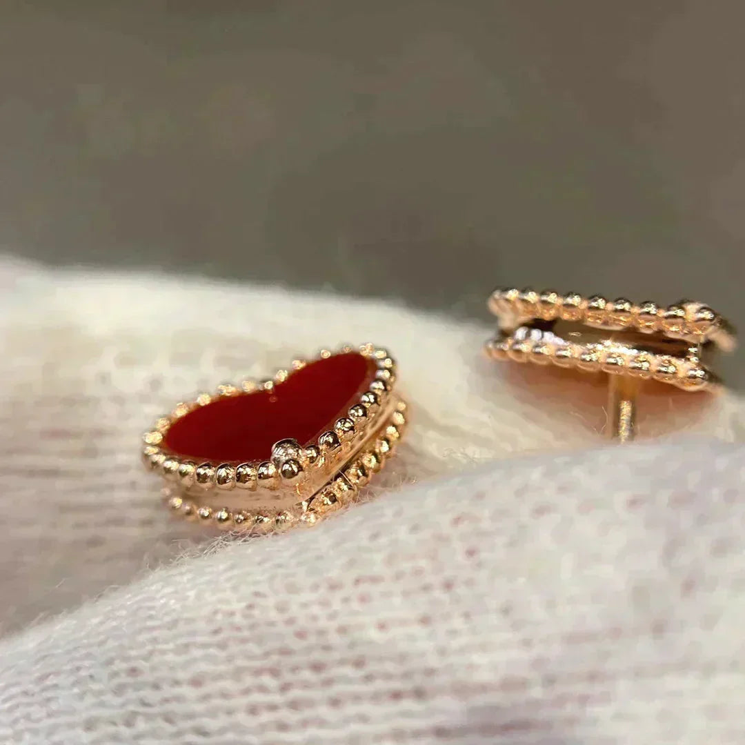 [kincade]HEART CARNELIAN STUD EARRINGS