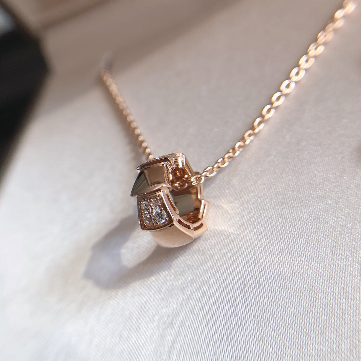 [kincade]SERPENTI PEDANT DIAMOND PINK GOLD NECKLACE