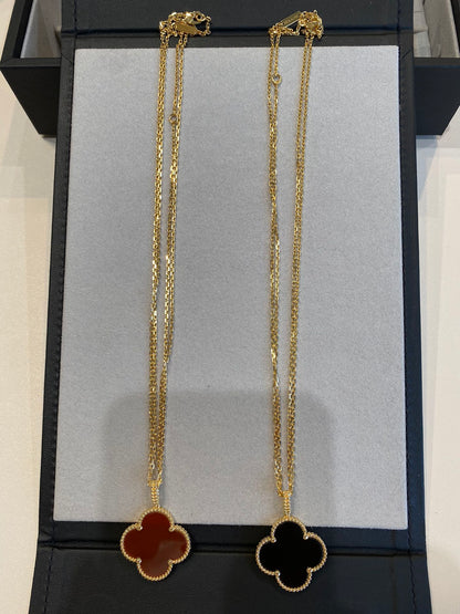 [kincade]CLOVER 25MM NECKLACE GOLD CARNELIAN