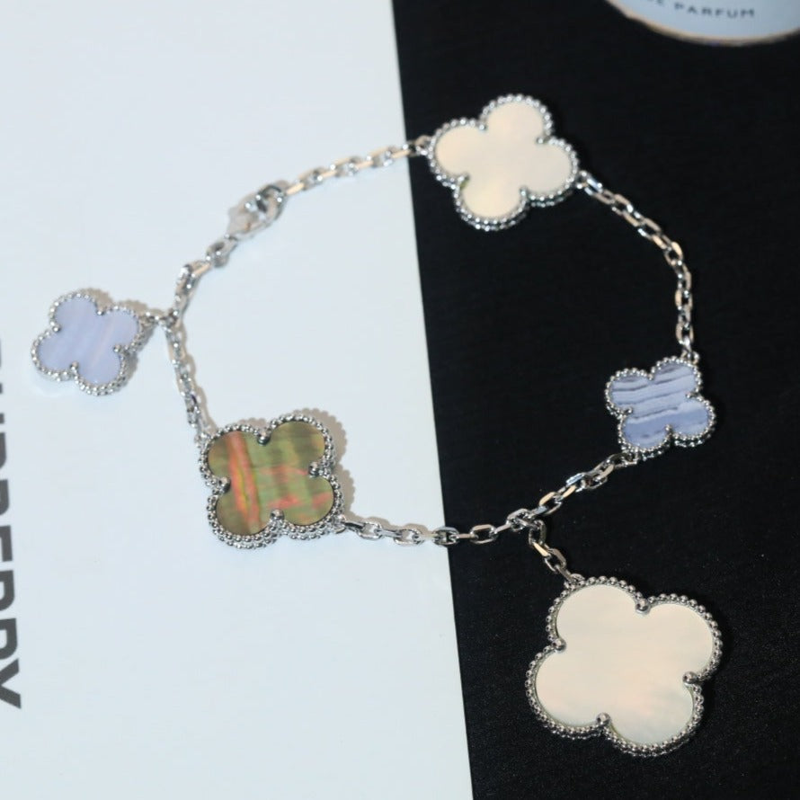 [kincade]CLOVER BRACELET 5 MOTIFS MOP CHALCEDONY SILVER