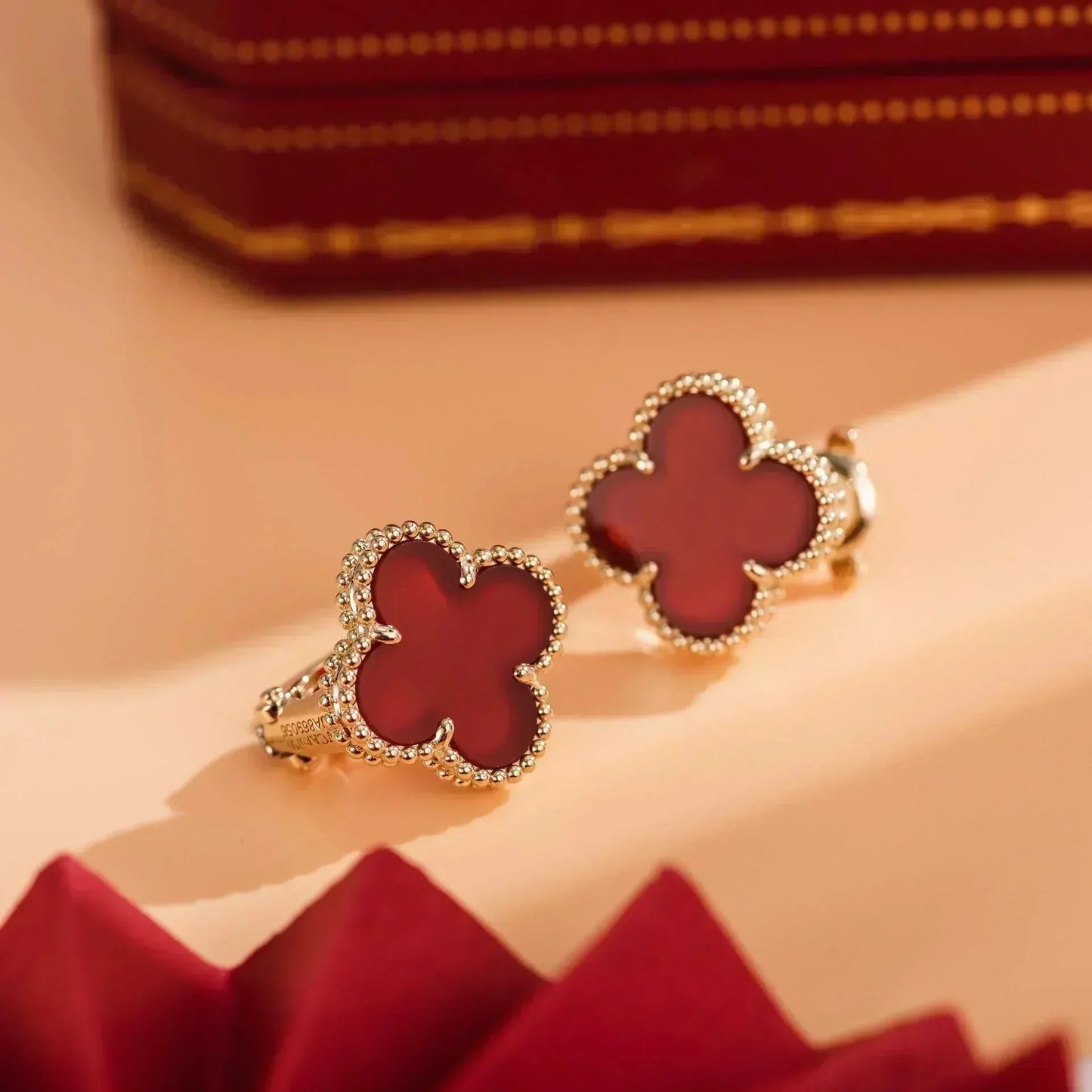 [kincade]CLOVER MEDIUM 1 MOTIFS CARNELIAN  EARRINGS