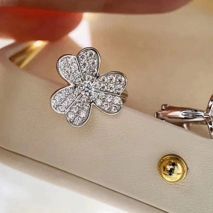 [kincade]CLOVER COMOS DIAMOND EARRINGS SILVER