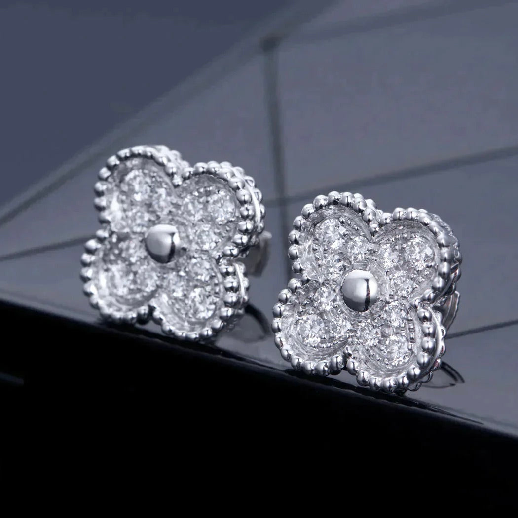 [kincade]CLOVER 1 MOTIFS DIAMOND STUD EARRINGS SILVER