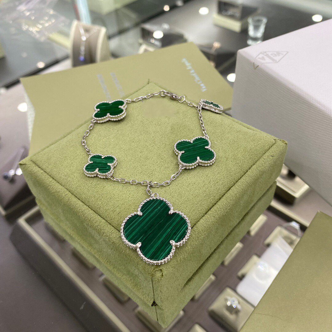 [kincade]CLOVER 5 MOTIFS SIVLER MALACHITE BRACELET