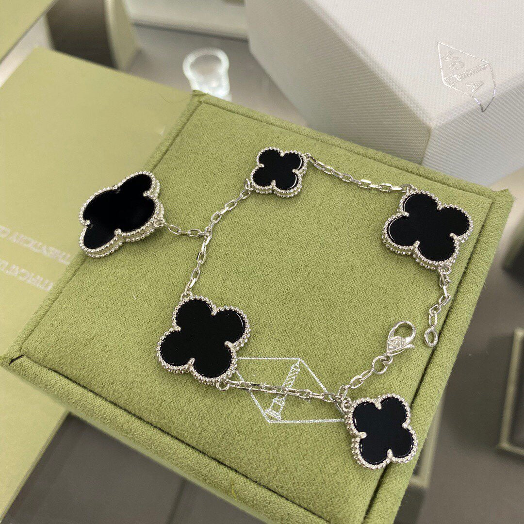 [kincade]CLOVER 5 MOTIFS SIVLER ONYX BRACELET