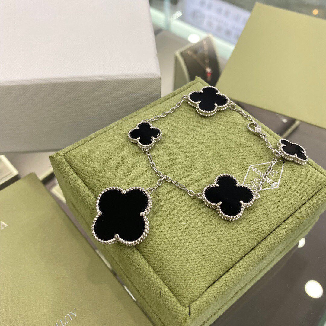 [kincade]CLOVER 5 MOTIFS SIVLER ONYX BRACELET