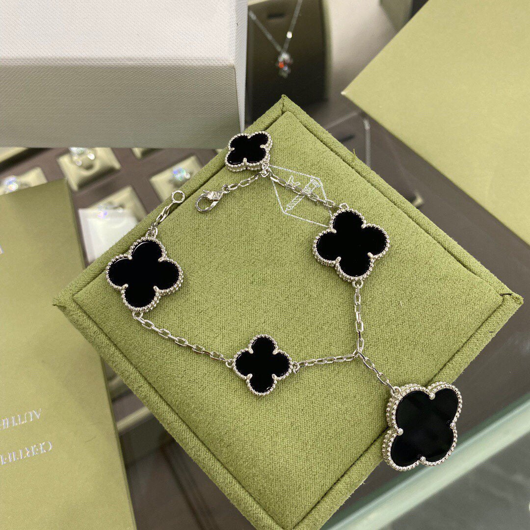 [kincade]CLOVER 5 MOTIFS SIVLER ONYX BRACELET