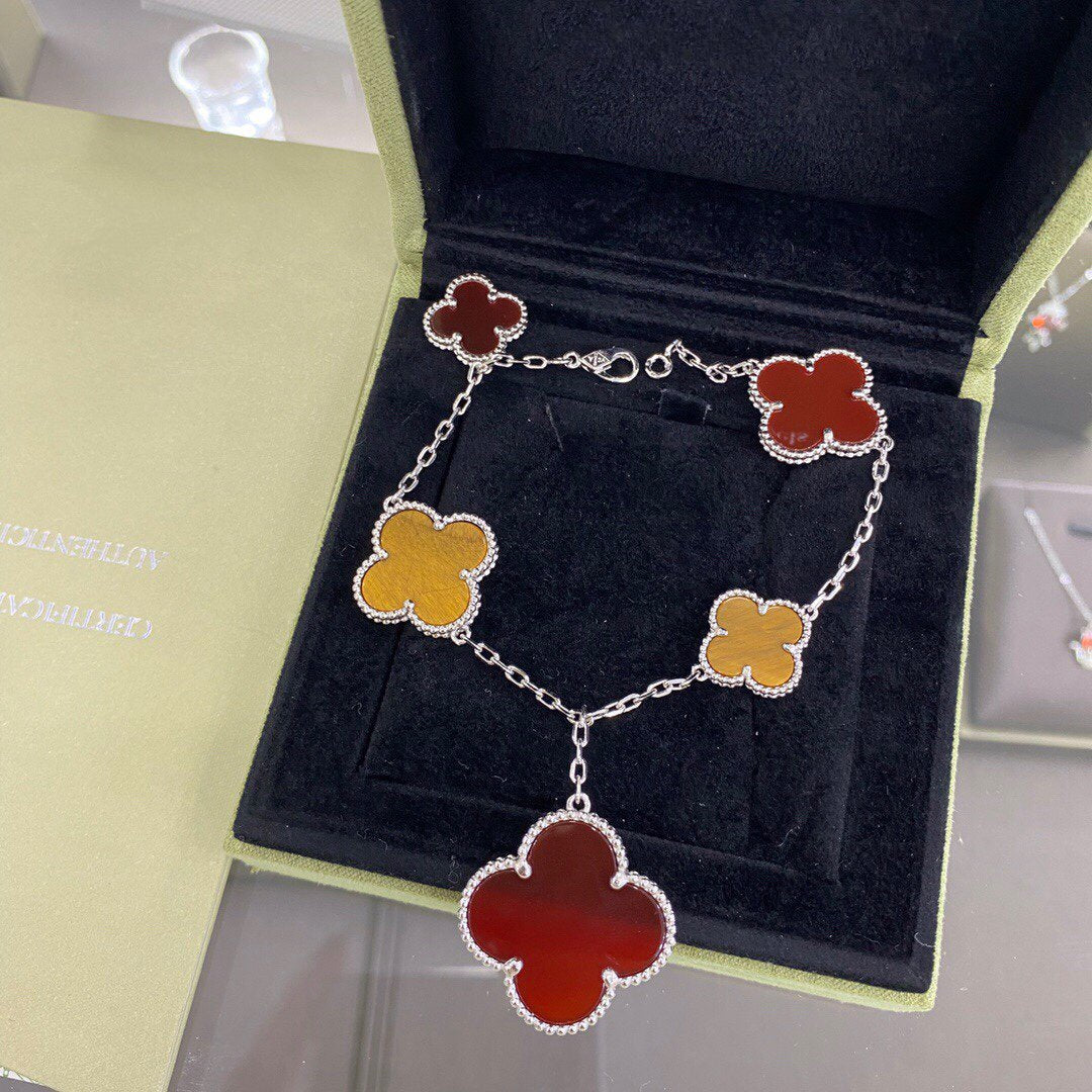 [kincade]CLOVER 5 MOTIFS SIVLER CARNELIAN TIGER EYE BRACELET