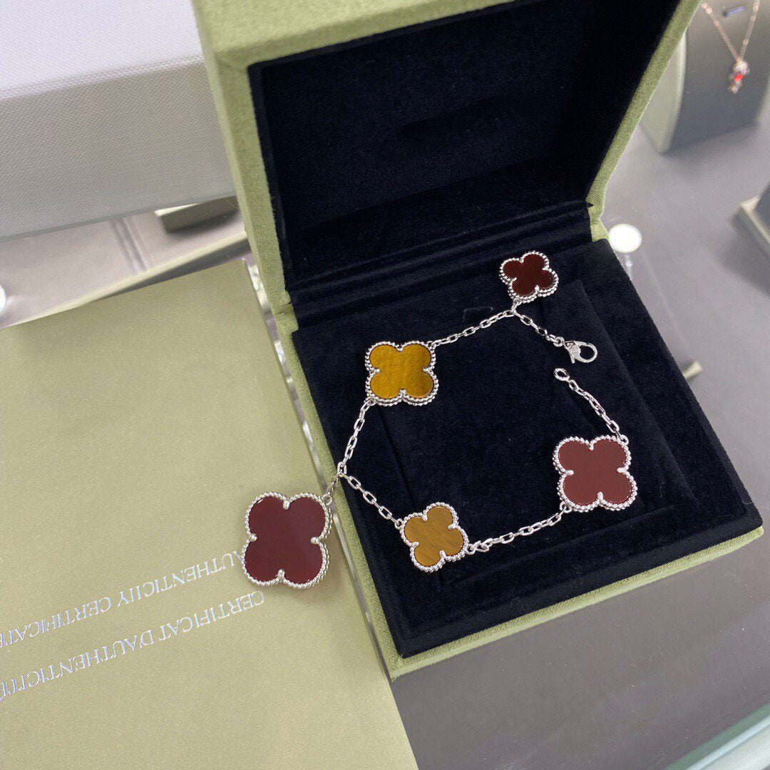 [kincade]CLOVER 5 MOTIFS SIVLER CARNELIAN TIGER EYE BRACELET