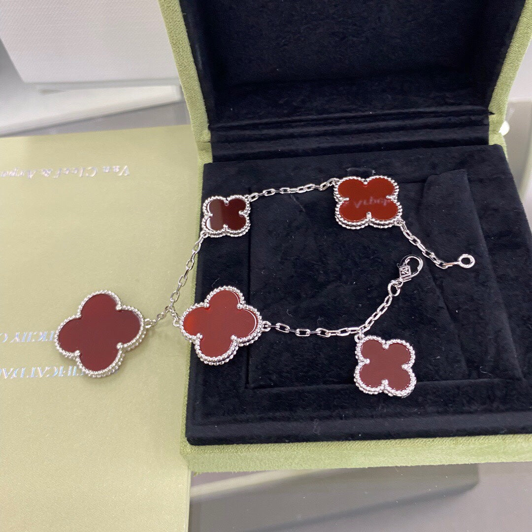 [kincade]CLOVER 5 MOTIFS SIVLER CARNELIAN BRACELET