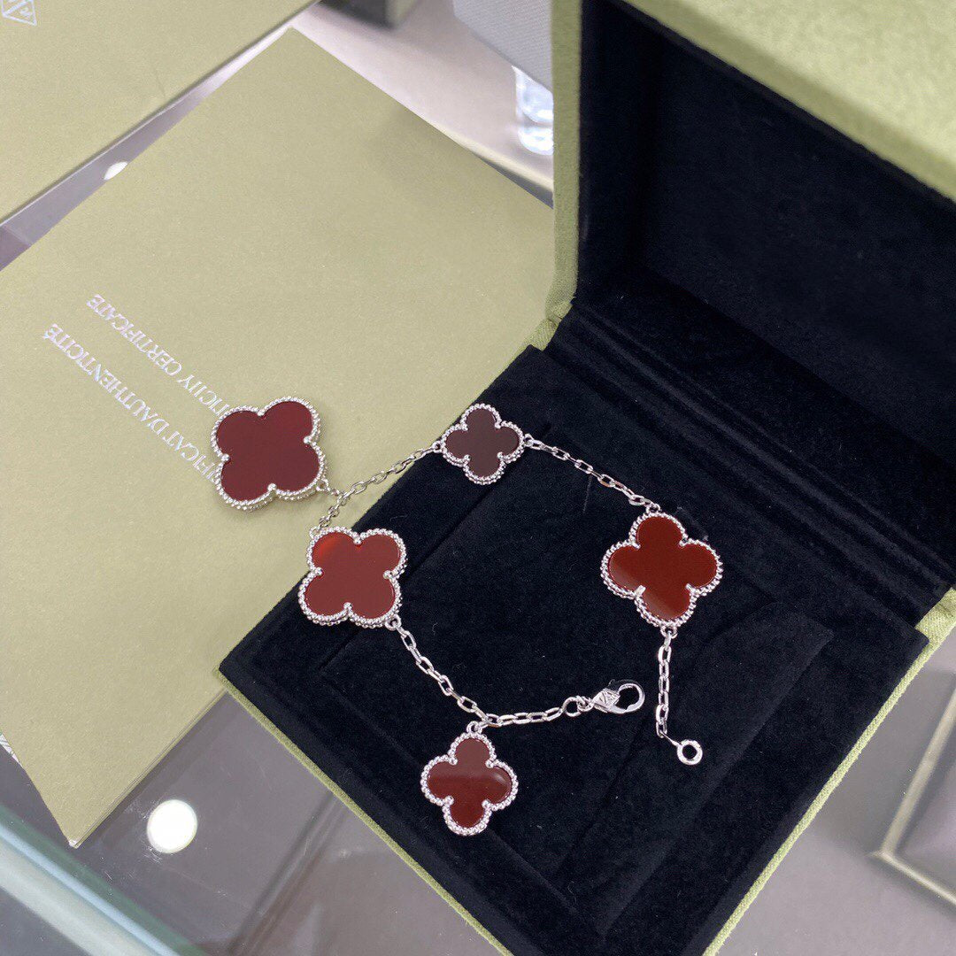 [kincade]CLOVER 5 MOTIFS SIVLER CARNELIAN BRACELET