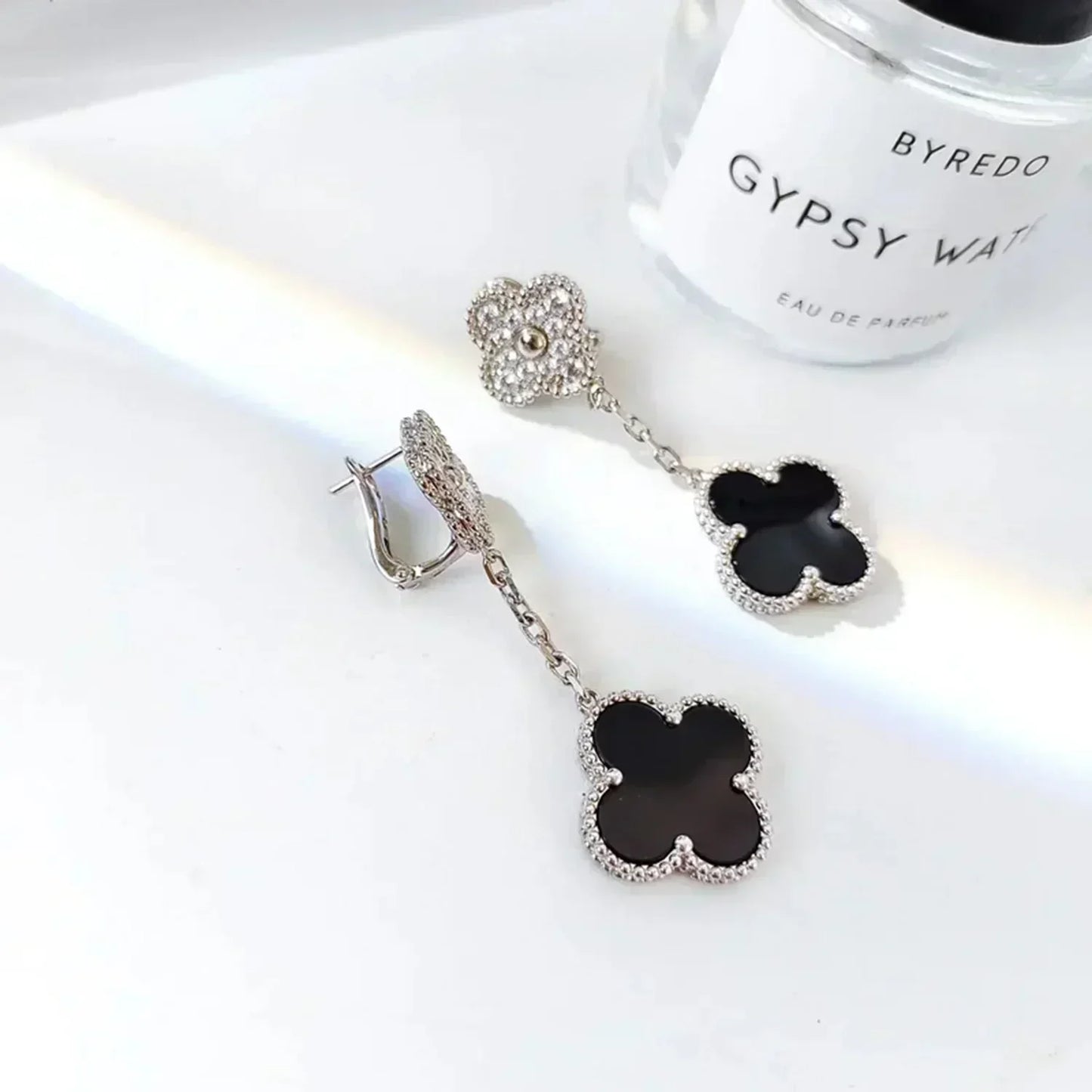 [kincade]CLOVER 2 MOTIFS  DIAMOND ONYX EARRINGS SILVER