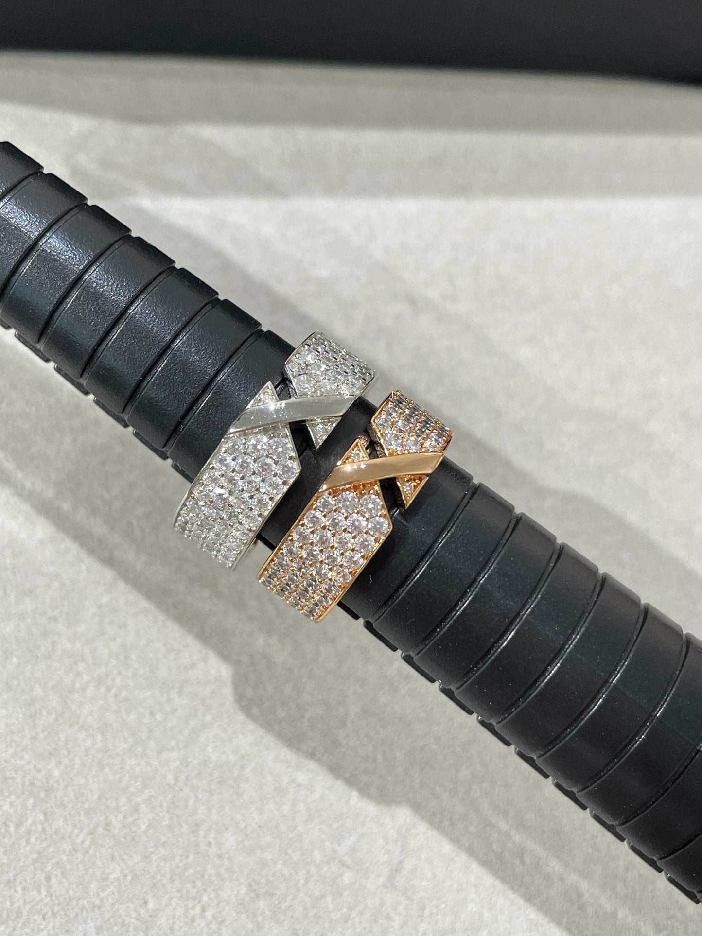 [kincade]LIENS EVIDENCE  DIAMOND PAVED RING