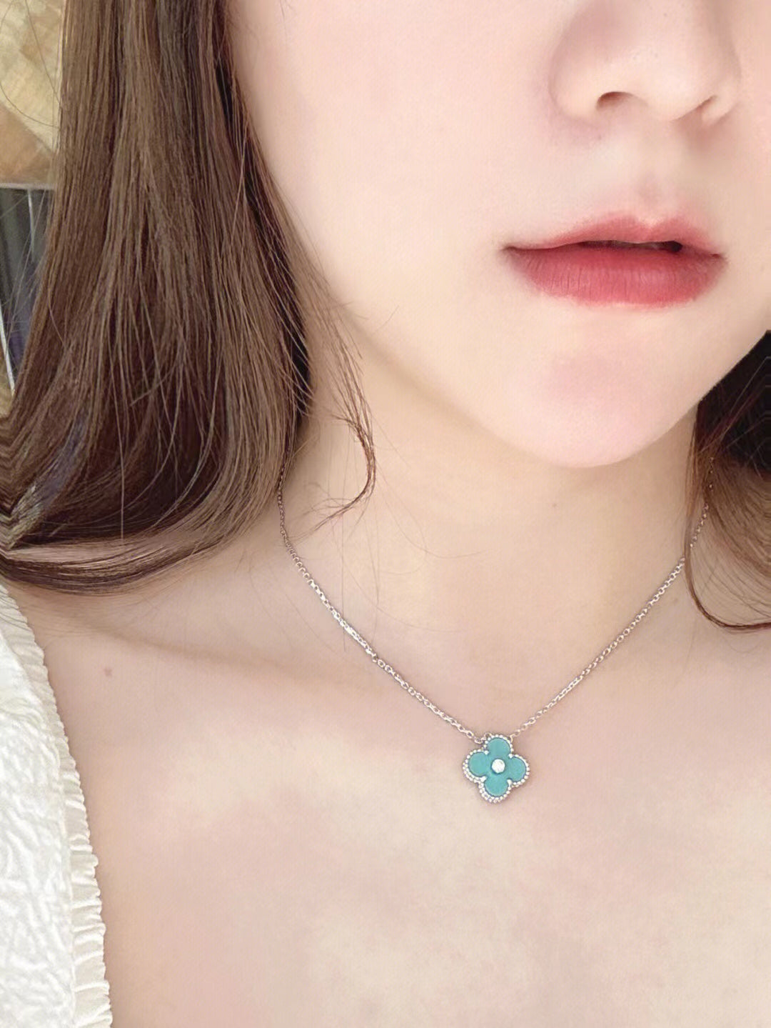 [kincade]CLOVER 1 DIAMOND LIGHT BLUE SILVER NECKLACE