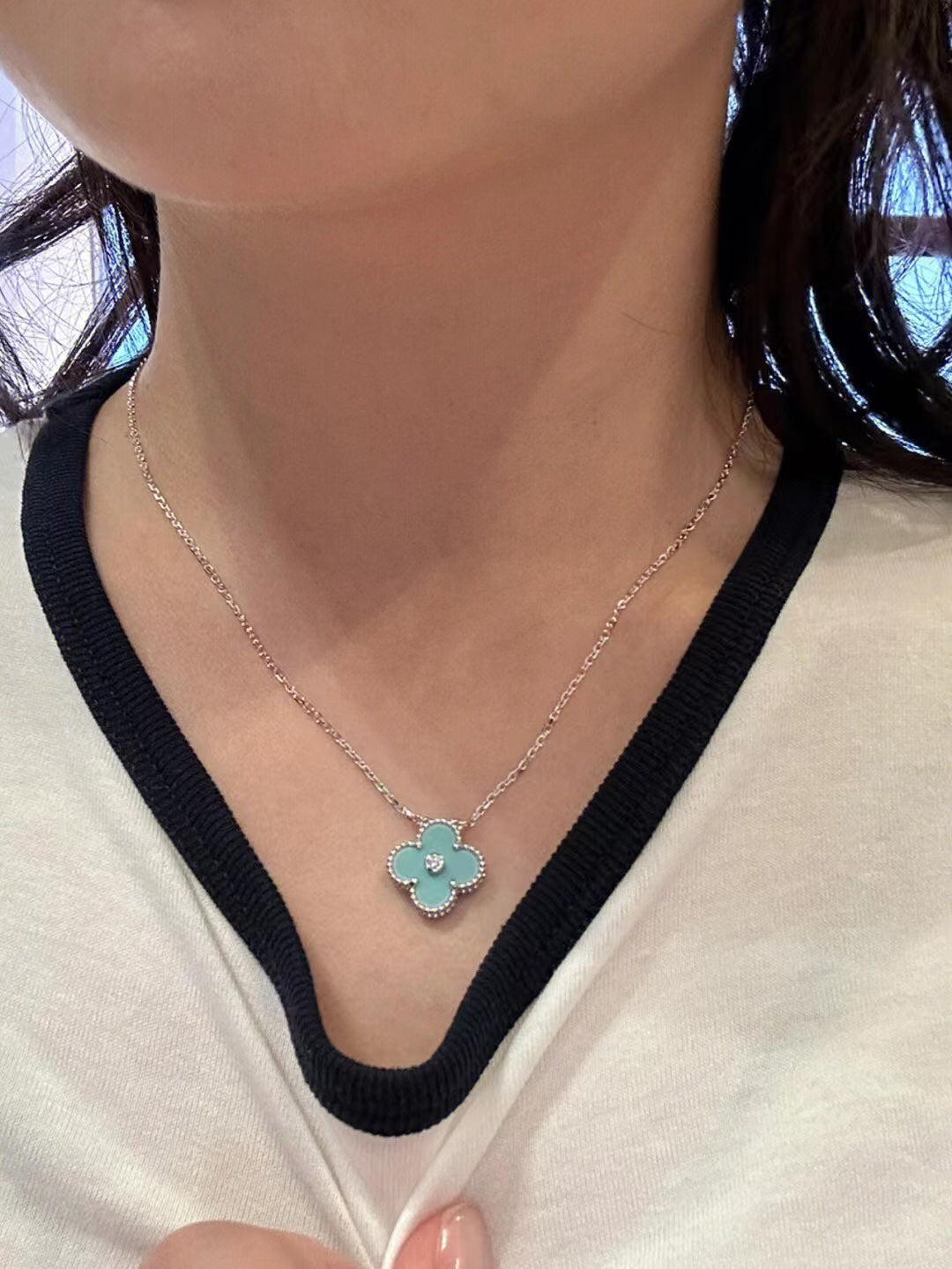 [kincade]CLOVER 1 DIAMOND LIGHT BLUE SILVER NECKLACE