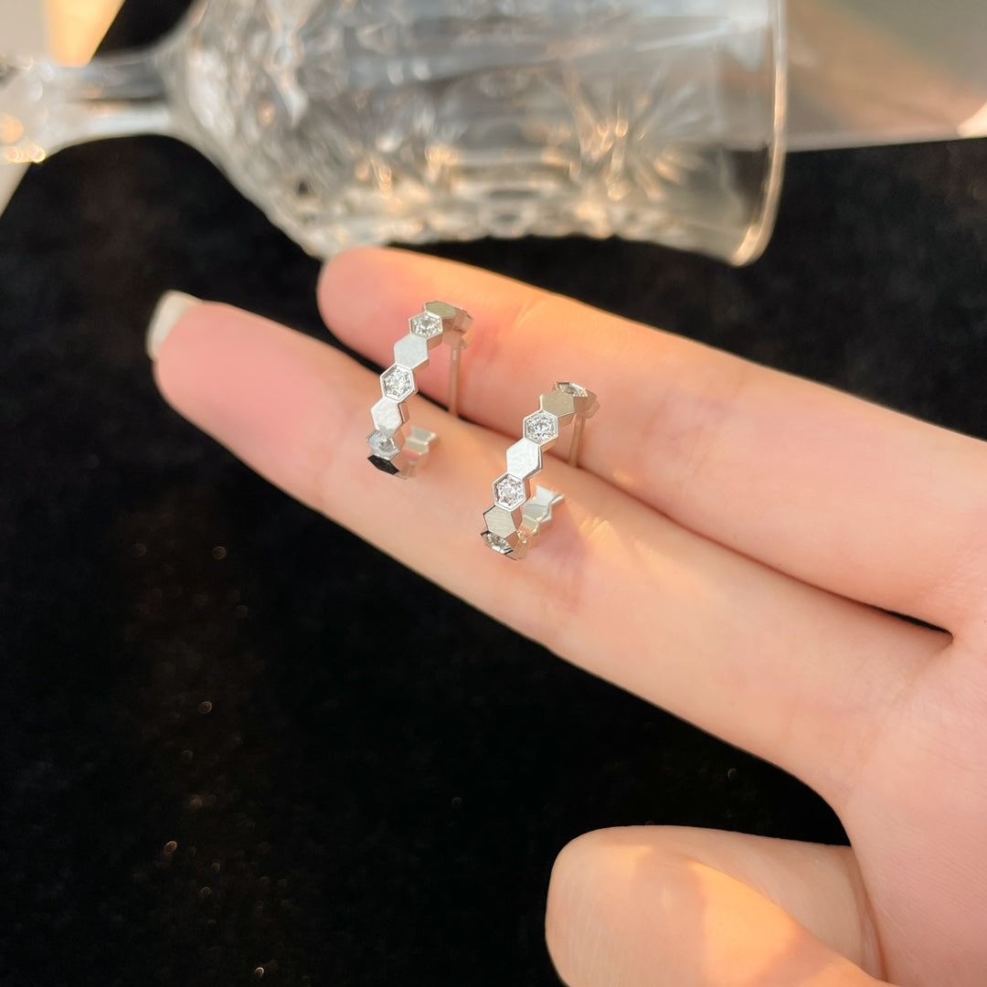 [kincade]BEE LOVE DIAMOND HOOP EARRINGS